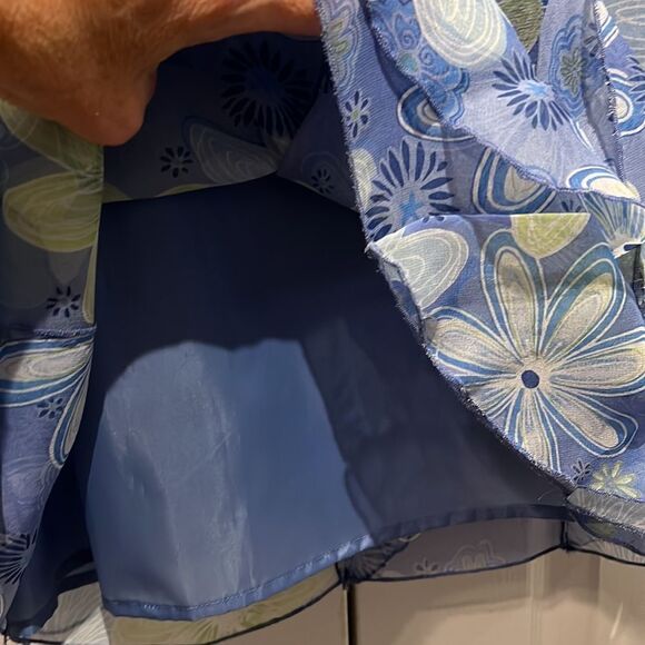 S.L.B. 100% Silk Blue & Green Pull On Skirt Size Small - Picture 7 of 10